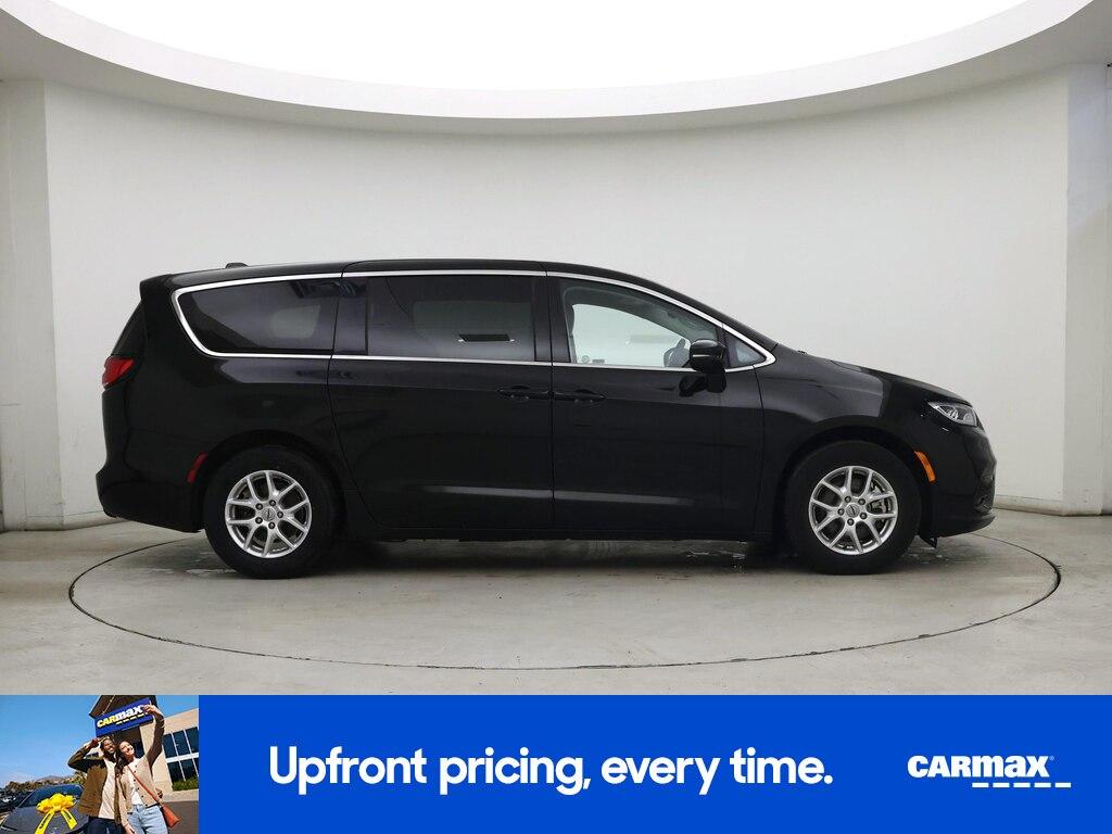 used 2024 Chrysler Pacifica car, priced at $27,998