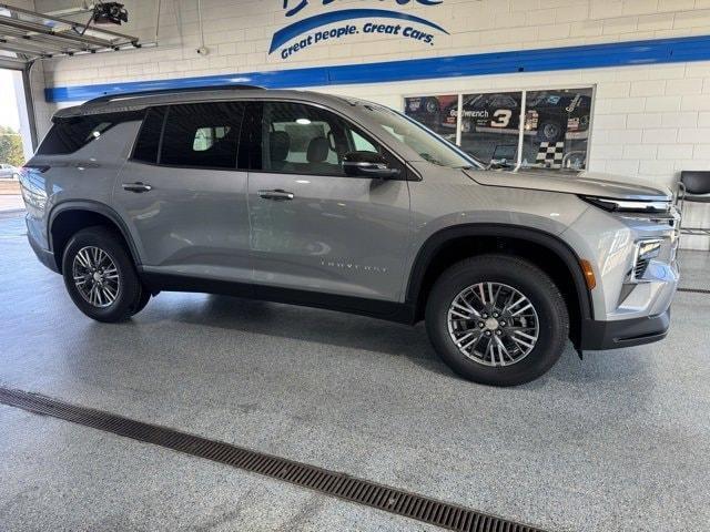 new 2026 Chevrolet Traverse car, priced at $42,695