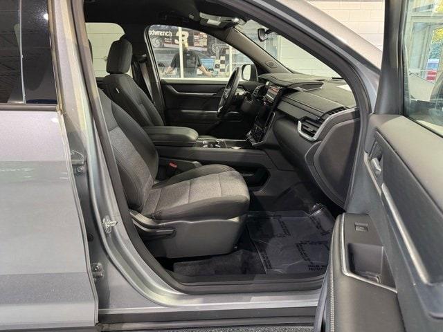 used 2025 GMC Acadia car, priced at $33,995