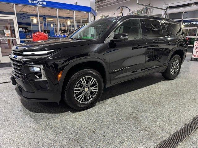 used 2024 Chevrolet Traverse car, priced at $31,000
