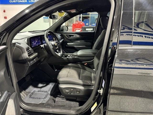used 2024 Chevrolet Traverse car, priced at $31,000
