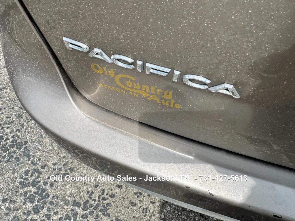 2017 Tan Chrysler Pacifica