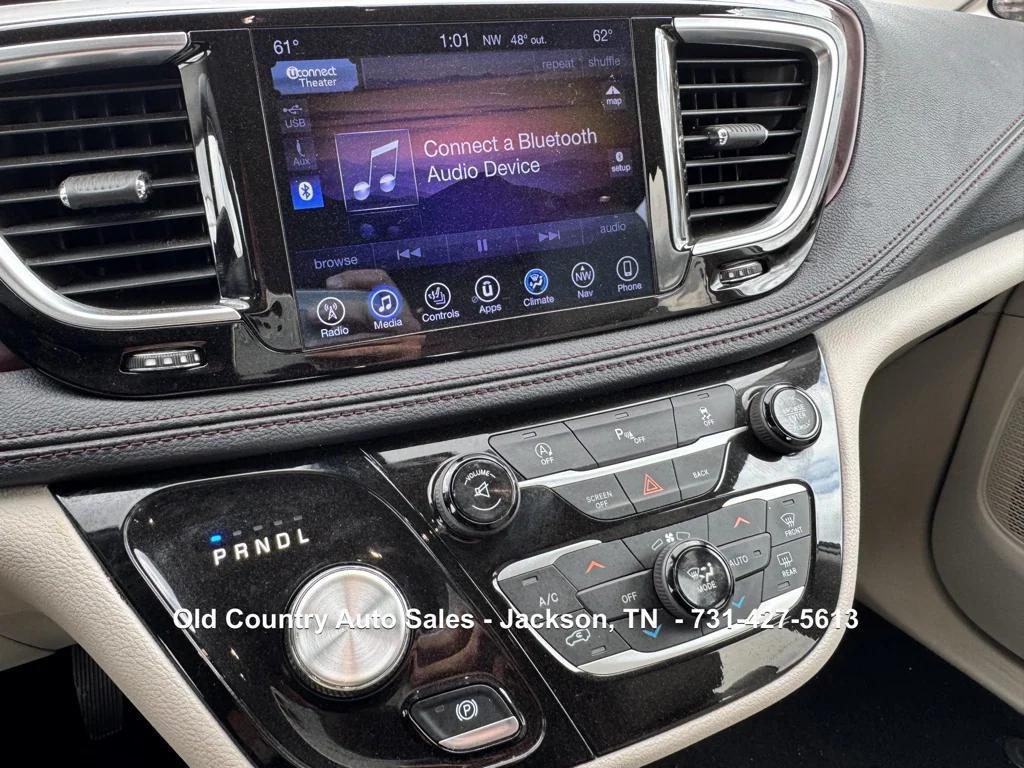 2017 Tan Chrysler Pacifica