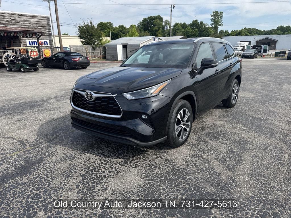 used 2023 Toyota Highlander car, priced at $37,483