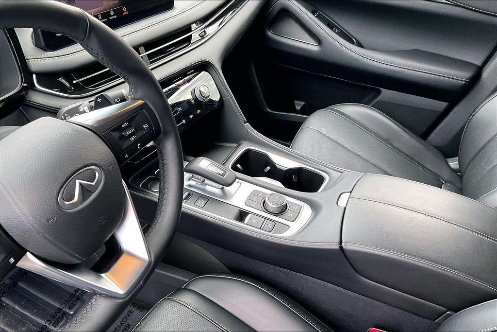 used 2025 INFINITI QX60 car, priced at $38,500