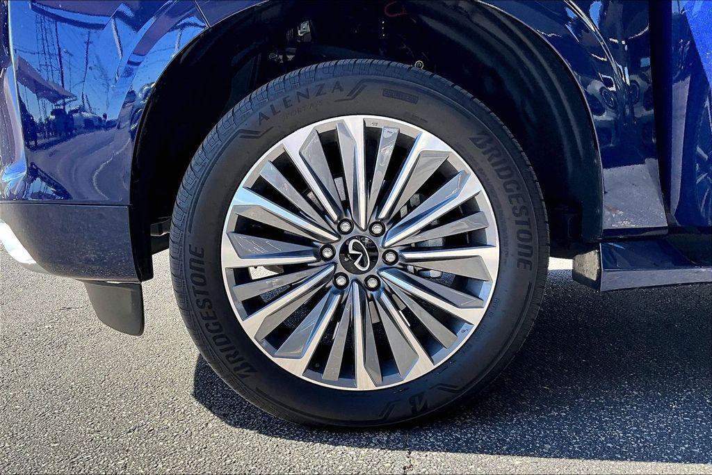 used 2025 INFINITI QX80 car, priced at $76,500