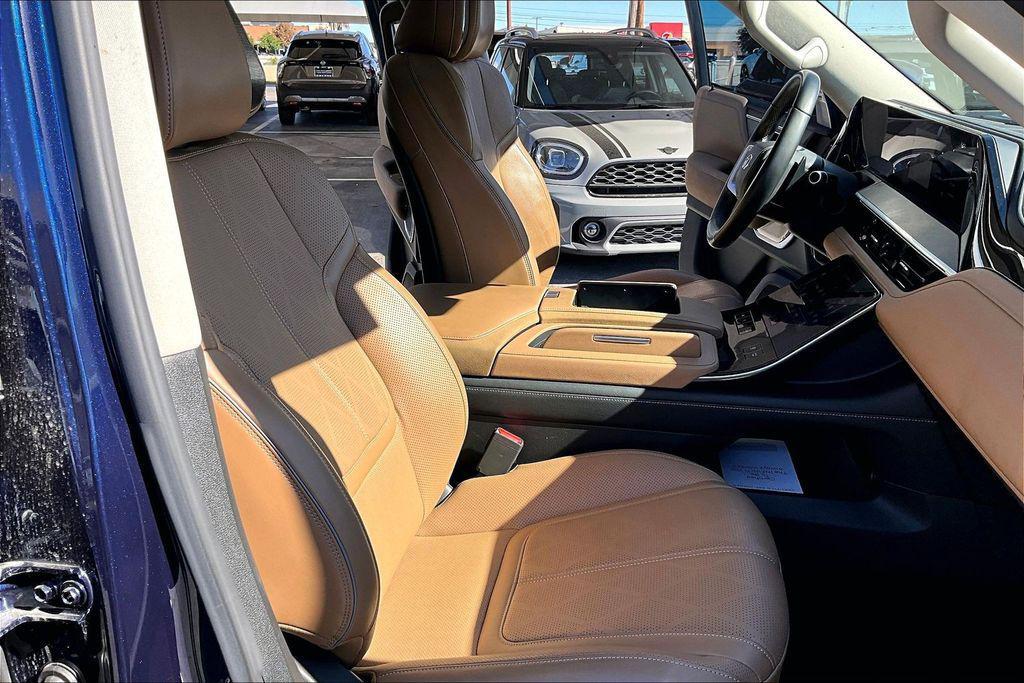 used 2025 INFINITI QX80 car, priced at $76,500