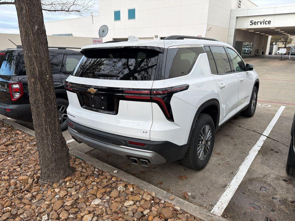used 2024 Chevrolet Traverse car, priced at $30,500