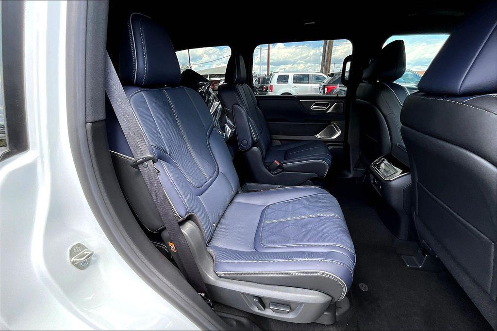 new 2026 INFINITI QX80 car, priced at $92,292