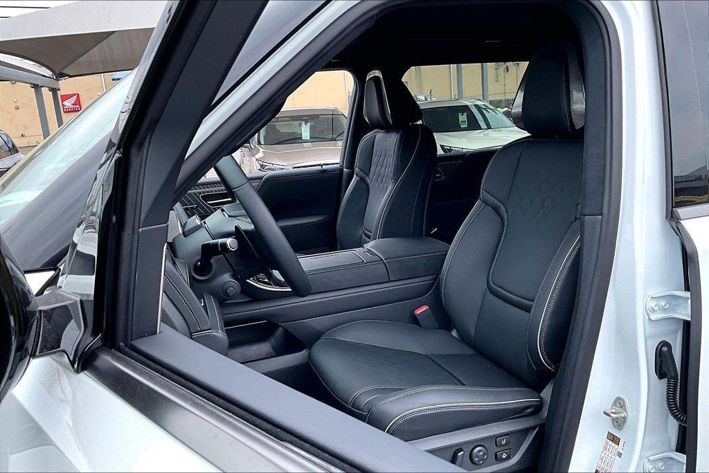 new 2026 INFINITI QX80 car, priced at $101,329