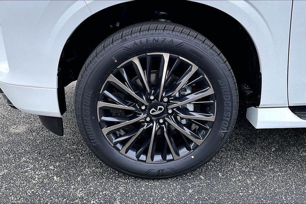 new 2026 INFINITI QX80 car, priced at $101,329