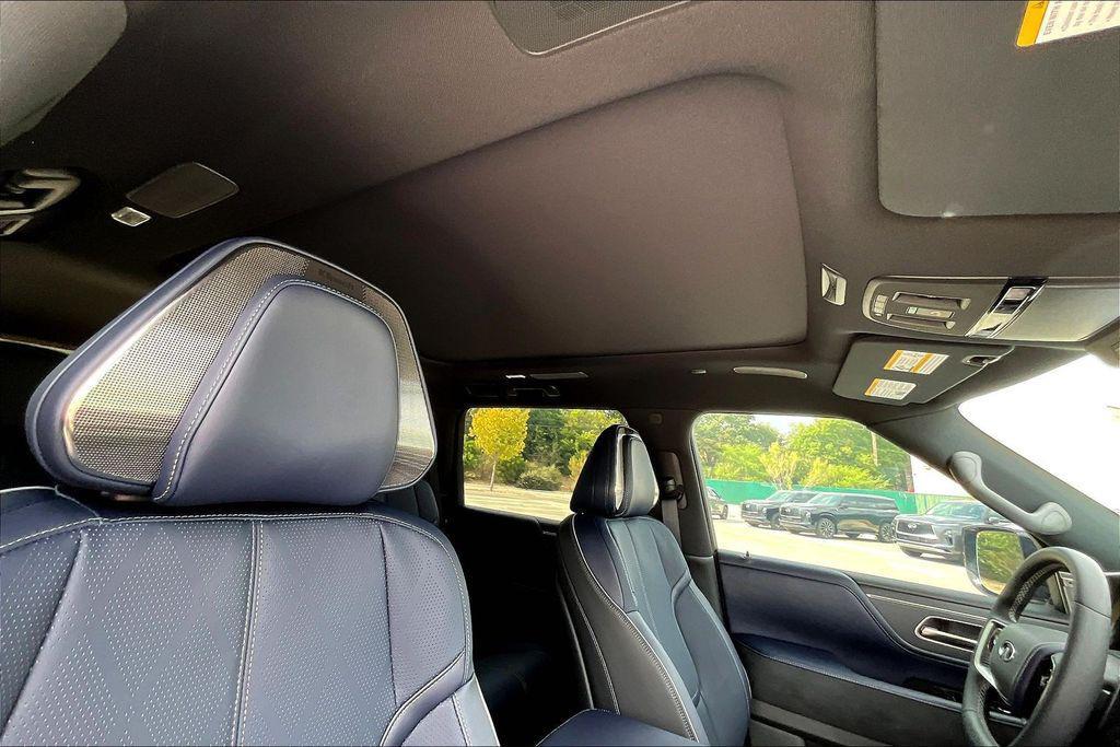new 2026 INFINITI QX80 car, priced at $92,371