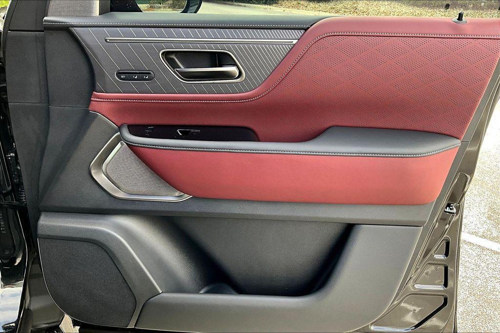 new 2026 INFINITI QX80 car, priced at $102,064