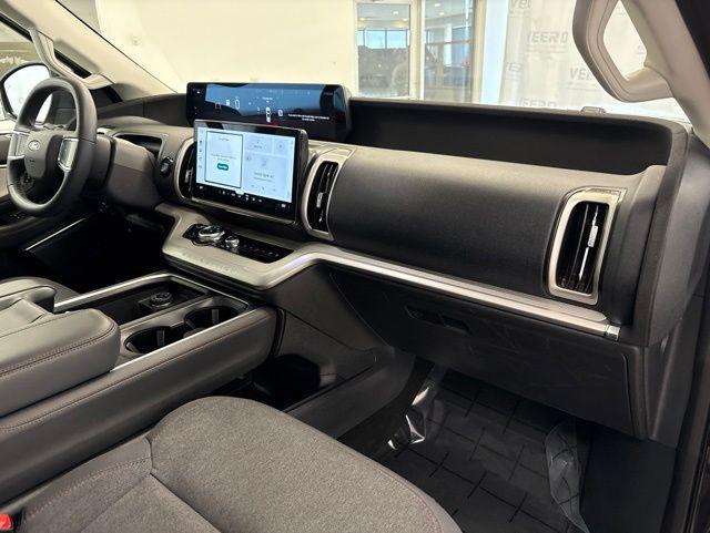 used 2025 Ford Expedition car, priced at $53,804