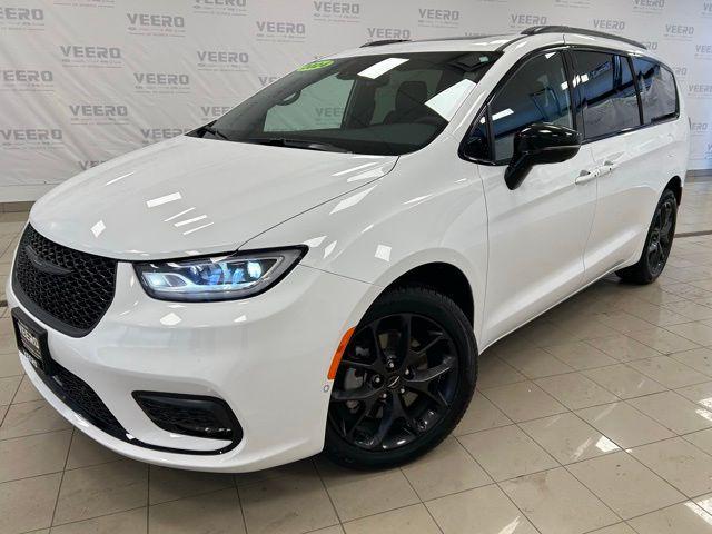 used 2024 Chrysler Pacifica car, priced at $44,918