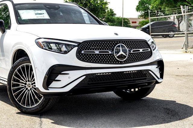 new 2026 Mercedes-Benz GLC 300 car, priced at $61,925