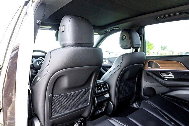 new 2025 Mercedes-Benz GLE 580 car, priced at $97,205
