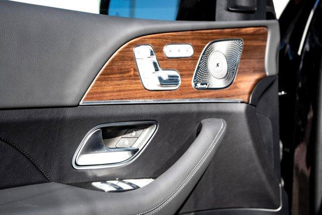 new 2025 Mercedes-Benz GLE 580 car, priced at $96,980