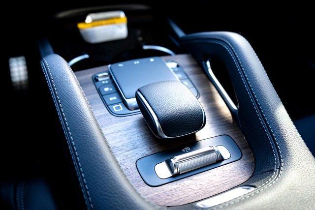 new 2025 Mercedes-Benz GLE 580 car, priced at $96,980