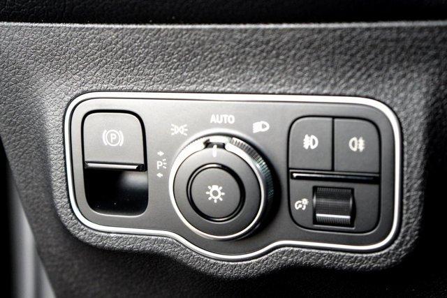 new 2025 Mercedes-Benz GLB 250 car, priced at $48,645