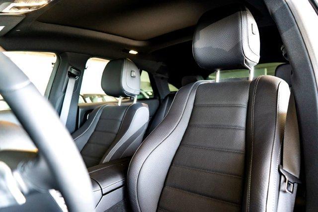 new 2025 Mercedes-Benz GLE 450 car, priced at $85,780