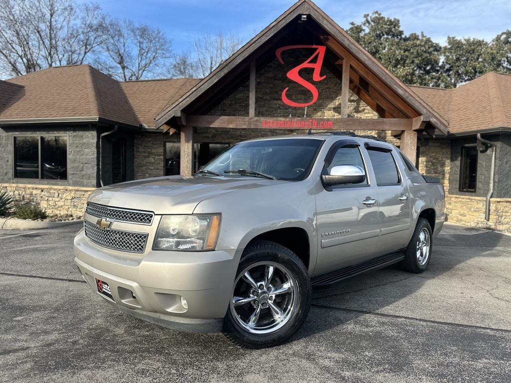 used 2008 Chevrolet Avalanche car, priced at $14,401