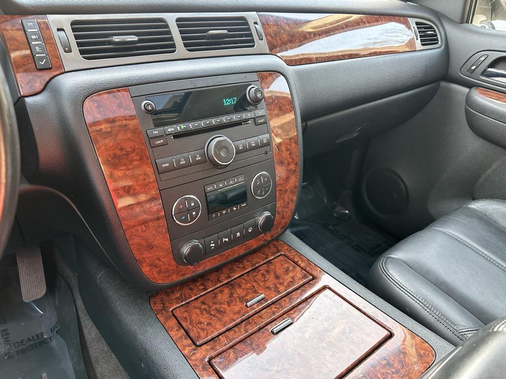 used 2008 Chevrolet Avalanche car, priced at $14,401