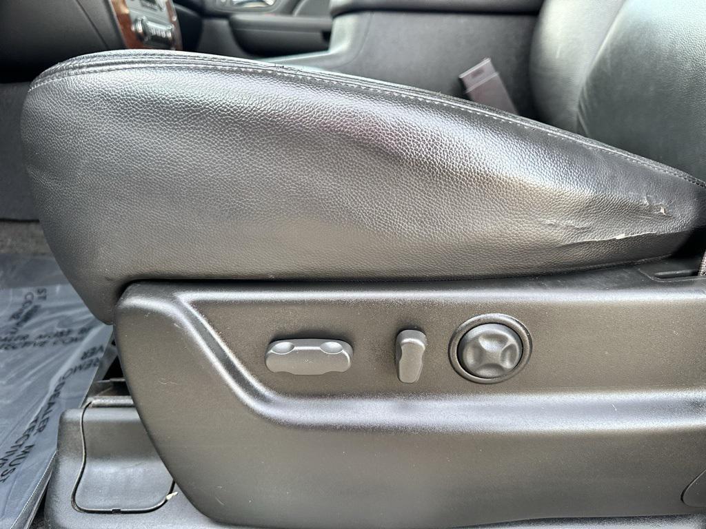 used 2008 Chevrolet Avalanche car, priced at $14,401