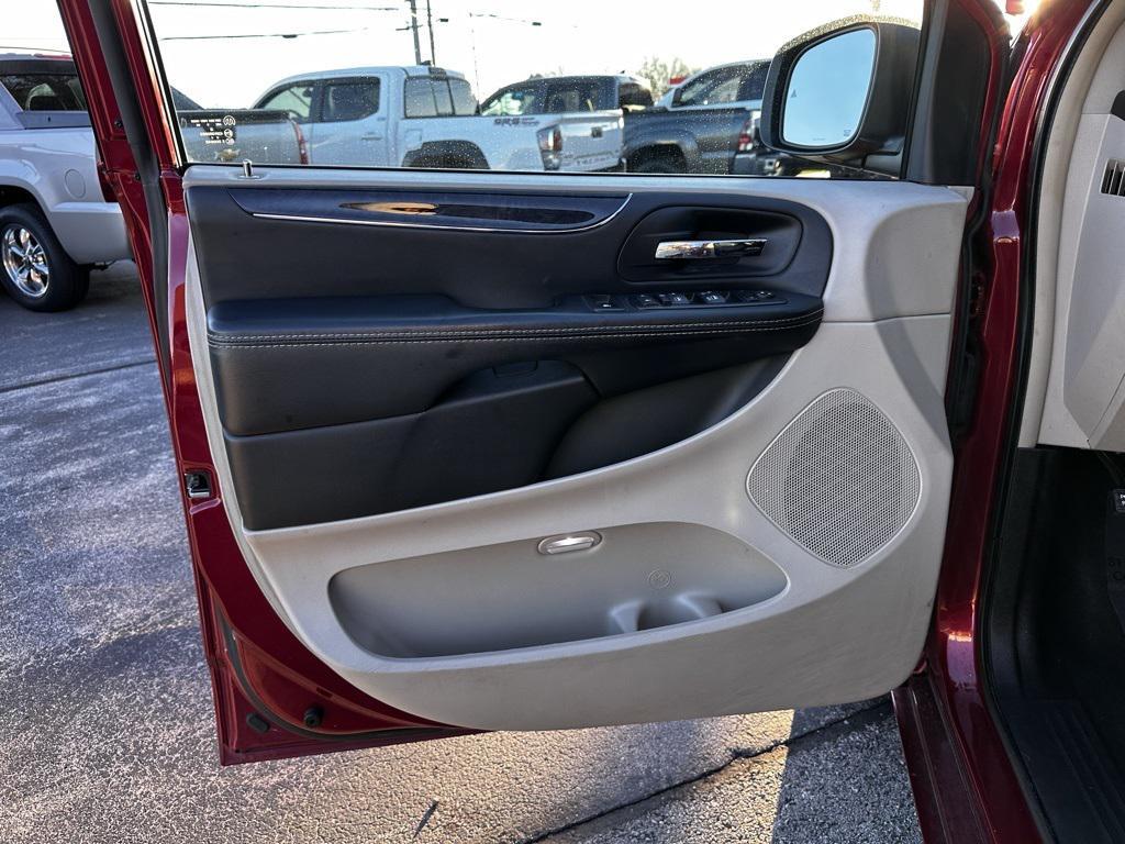 used 2015 Chrysler Town & Country car, priced at $12,701