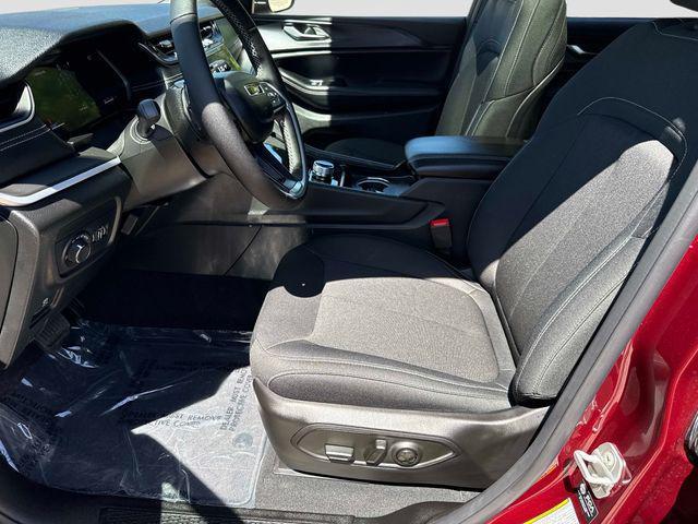 new 2026 Jeep Grand Cherokee L car, priced at $43,247