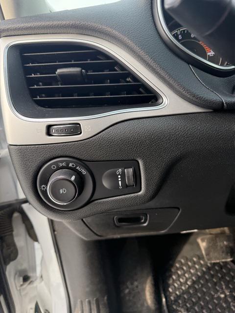 used 2022 Jeep Cherokee car, priced at $20,234