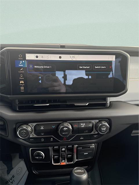 new 2026 Jeep Gladiator car, priced at $45,310