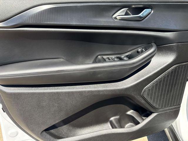 used 2025 Jeep Grand Cherokee L car, priced at $35,959