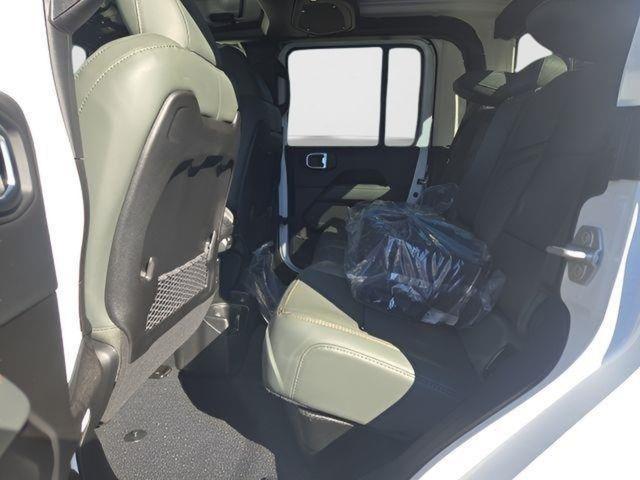 new 2026 Jeep Gladiator car, priced at $48,364