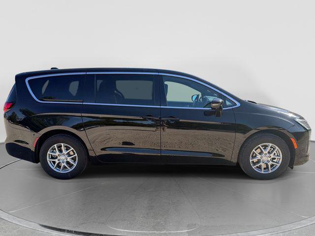 new 2027 Chrysler Pacifica car, priced at $47,842
