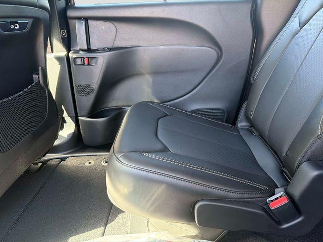 new 2027 Chrysler Pacifica car, priced at $47,842