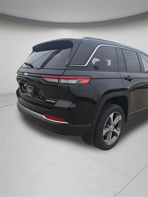 new 2026 Jeep Grand Cherokee car, priced at $50,105