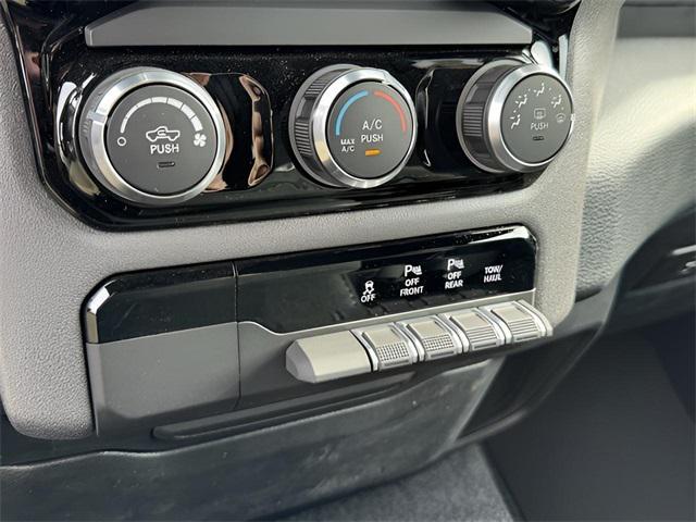 new 2025 Ram 1500 car, priced at $44,991