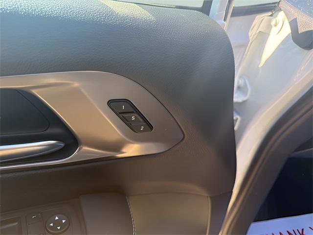 new 2026 Chrysler Pacifica car, priced at $39,420