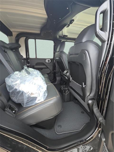 new 2026 Jeep Gladiator car, priced at $42,602