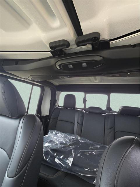 new 2026 Jeep Gladiator car, priced at $42,602