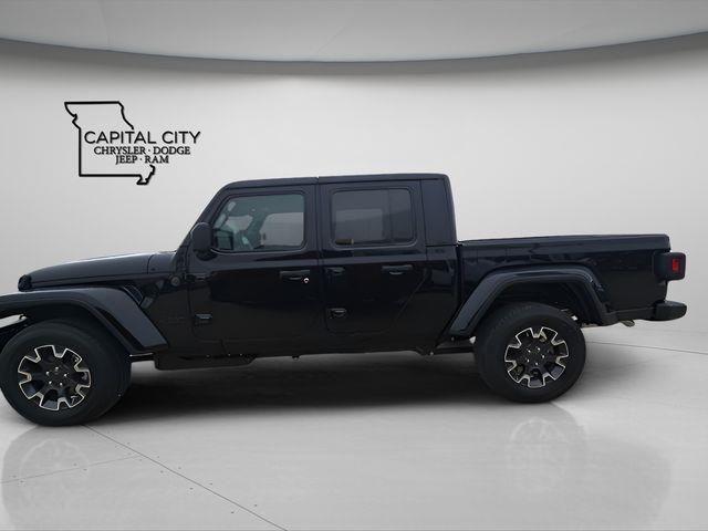 new 2026 Jeep Gladiator car, priced at $40,602