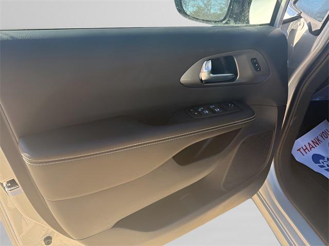 new 2026 Chrysler Pacifica car, priced at $39,915