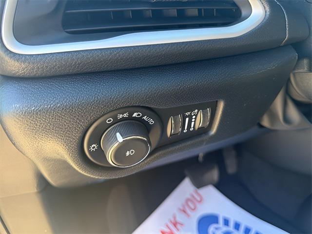 new 2026 Chrysler Pacifica car, priced at $39,915