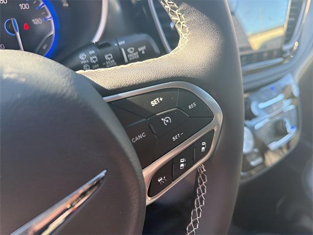 new 2026 Chrysler Pacifica car, priced at $39,915