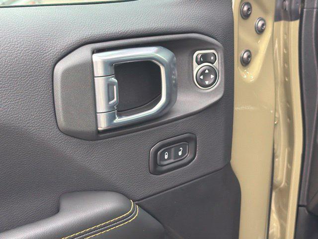 new 2026 Jeep Gladiator car, priced at $42,570