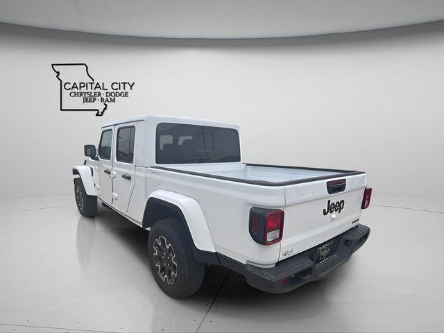 new 2026 Jeep Gladiator car, priced at $42,903