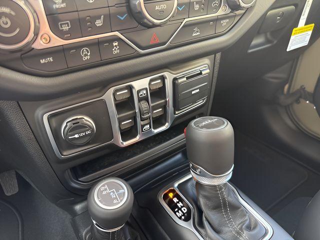 new 2026 Jeep Gladiator car, priced at $41,602