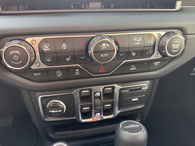 new 2026 Jeep Gladiator car, priced at $41,602