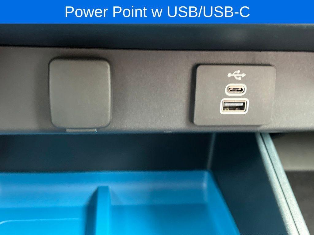 new 2025 Ford Maverick car, priced at $30,033